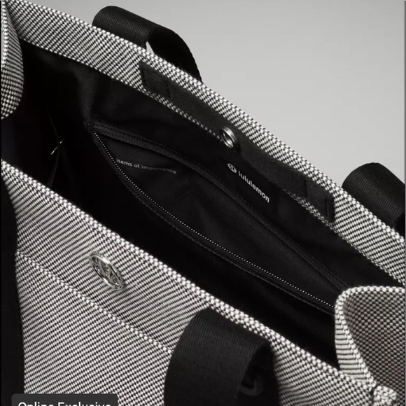 SOLD! LULULEMON 2 TONE CANVAS TOTE - LGE 10L BNWT - Picture 3 of 4